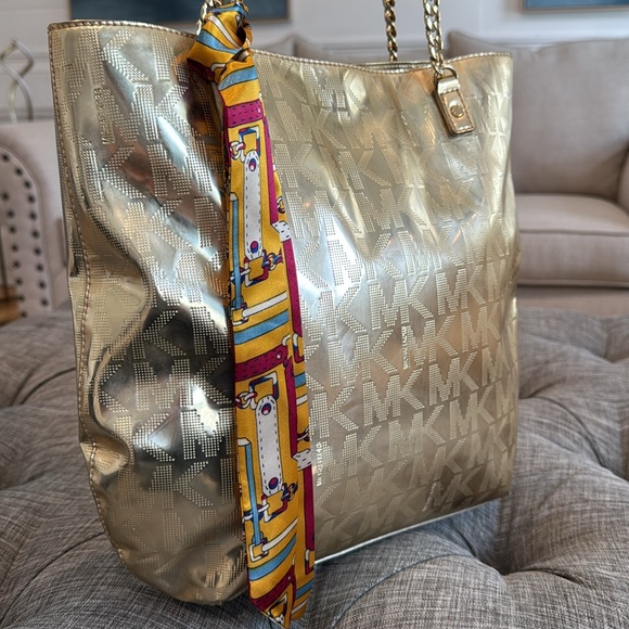 Michael Kors Bag Jet Set Metallic Gold Tote - Picture 3 of 17